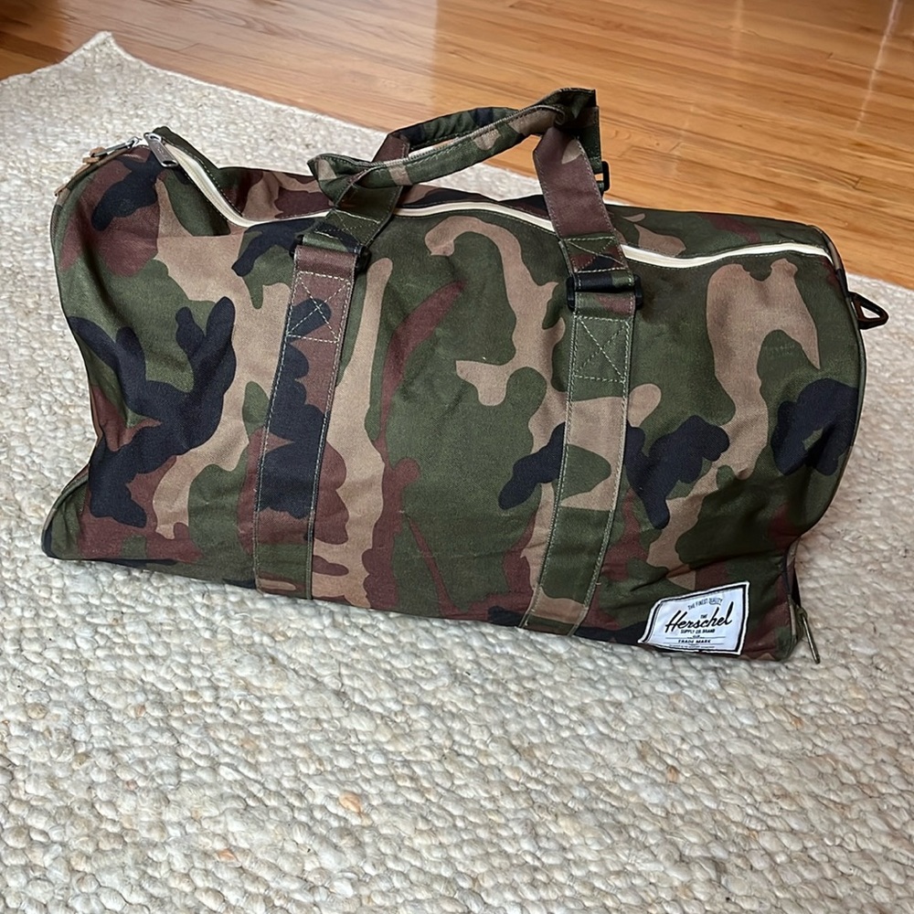 Herschel Camouflage Duffle bag